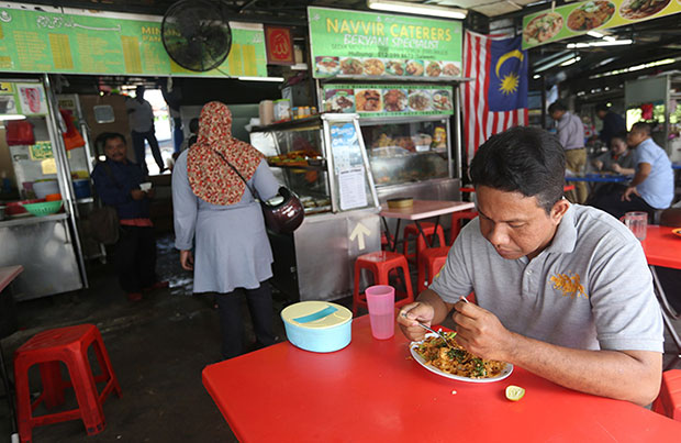 Dine at this no-frills stall in Lucky Gardens, Bangsar for a satisfying meal
