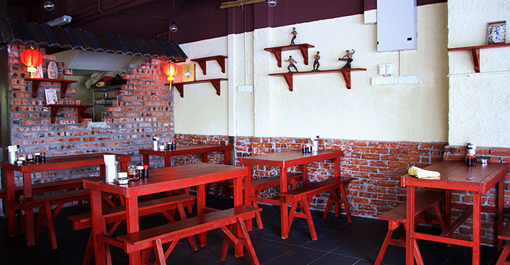 Lao Jiu Lou’s red-accented décor is influenced by Yokohama’s Chinatown
