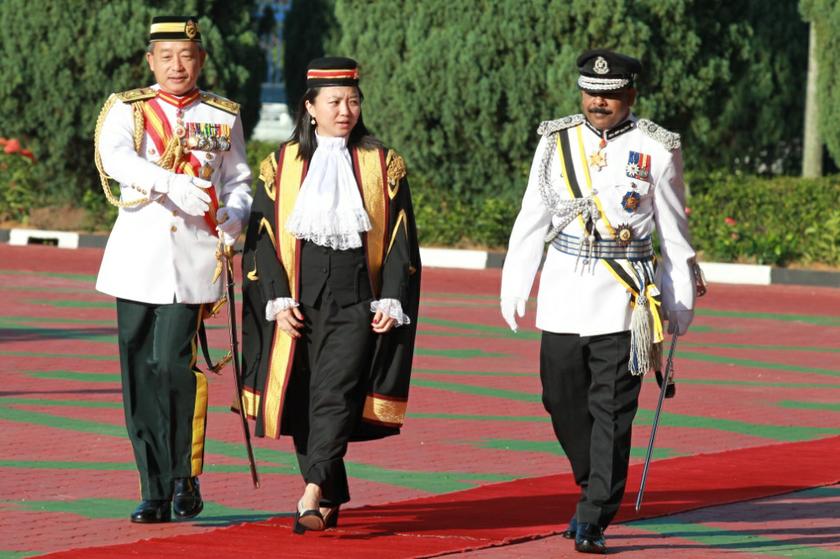 Selangor speaker Hannah Yeoh (centre) arriving for the opening of the Selangor state assembly in Shah Alam June 28, 2013. u00e2u20acu201d Picture by Saw Siow Feng